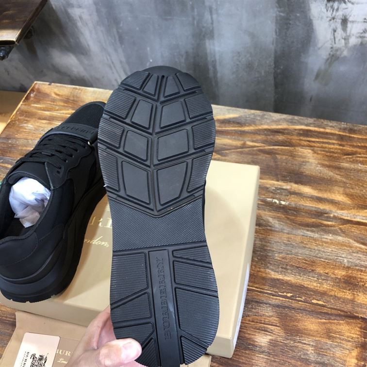 BURBERRY BLACK KINGDOM PRINT SNEAKERS – BBR030