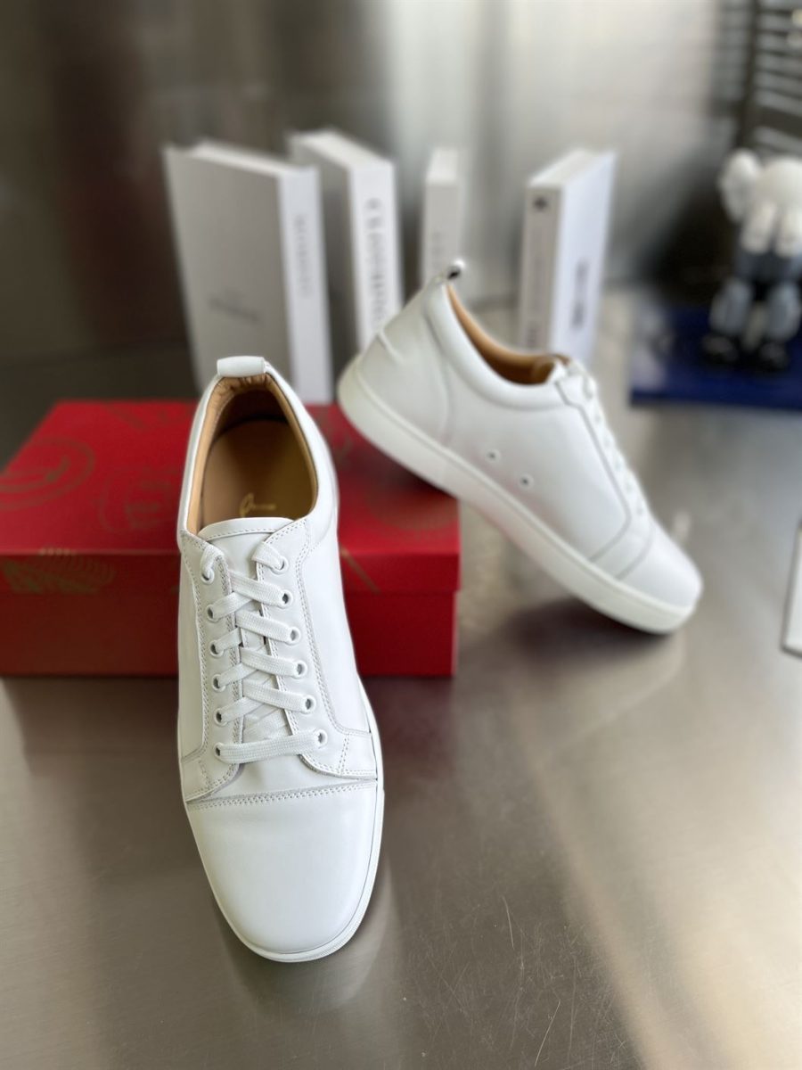 CHRISTIAN LOUBOUTIN LOUIS JUNIOR SNEAKERS – CLS033