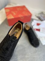 CHRISTIAN LOUBOUTIN LOW TOP SNEAKER – CLS001