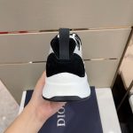 DIOR B25 RUNNER SNEAKER – DO067