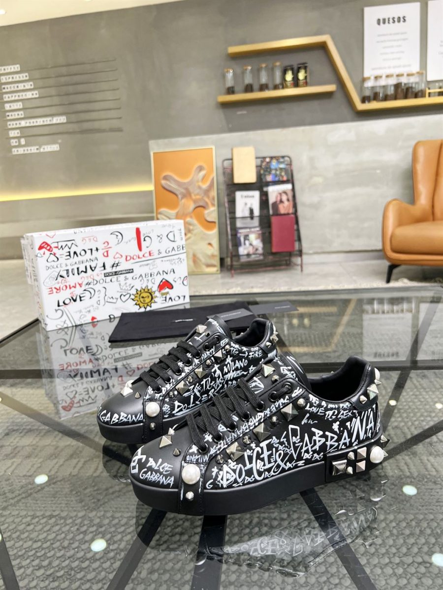 DOLCE & GABBANA CALFSKIN NAPPA PORTOFINO SNEAKERS WITH STUDS – DG018