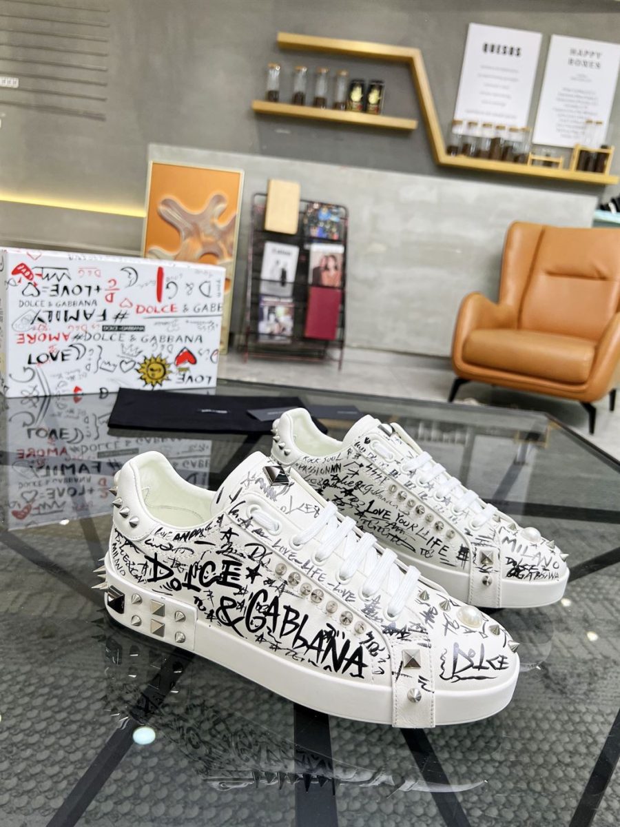 DOLCE & GABBANA CALFSKIN NAPPA PORTOFINO SNEAKERS WITH STUDS – DG019