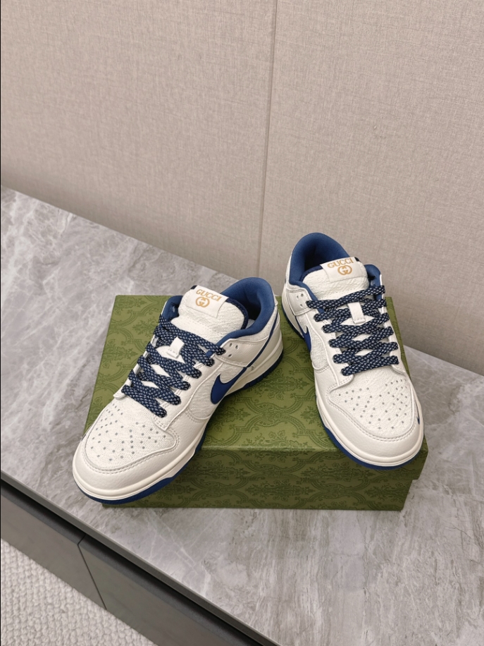 Nike SB Dunk Low x Gucci White Blue Sneaker – GCC162
