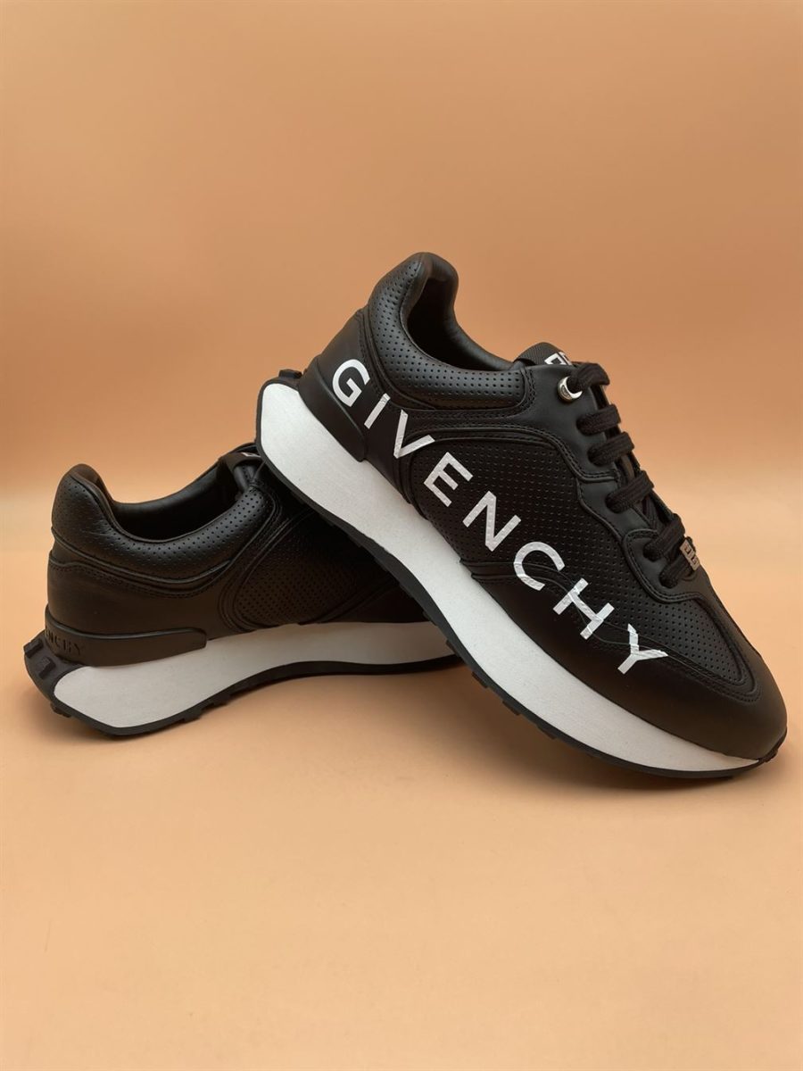 GIVENCHY RUNNER SNEAKERS IN PERFORATED LEATHER – GVC003
