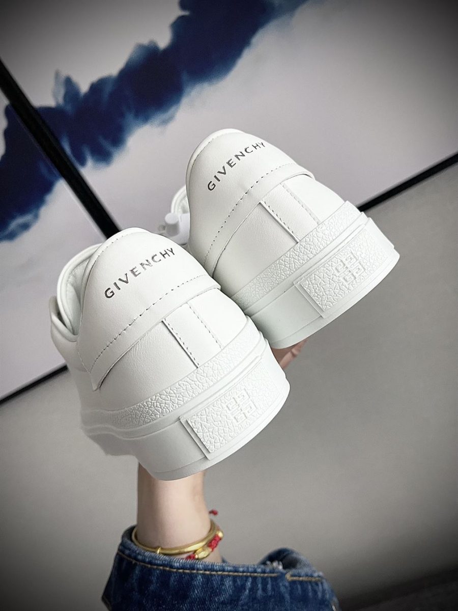 GIVENCHY SNEAKERS WITH ELASTIC BAND – GVC001