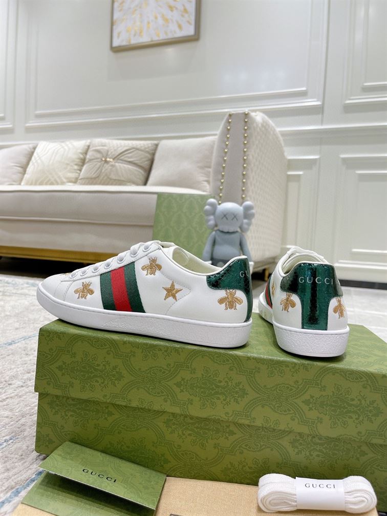 GUCCI ACE EMBROIDERED SNEAKER WITH BEES AND STARS – GCC090