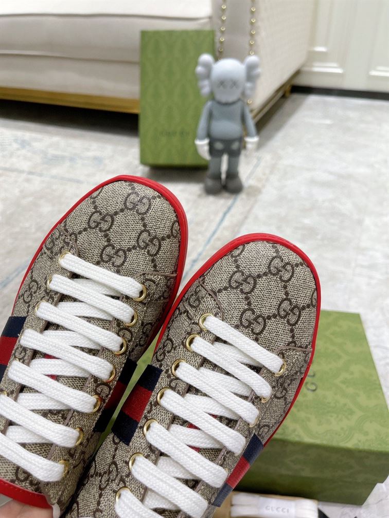 GUCCI ACE GG SUPREME SNEAKER – GCC091