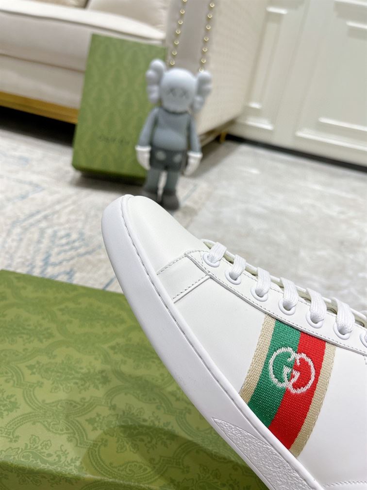 GUCCI INTERLOCKING G SNEAKERS – GCC092