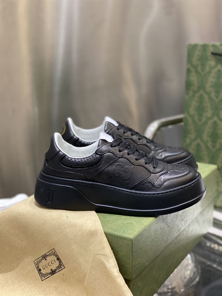 GUCCI MEN’S GG EMBOSSED SNEAKER BLACK LEATHER – GCC004