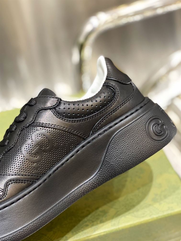 GUCCI MEN’S GG EMBOSSED SNEAKER BLACK LEATHER – GCC004