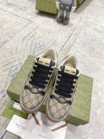 GUCCI MEN’S SCREENER SNEAKER IN BEIGE AND EBONY GG SUPREME – GCC055