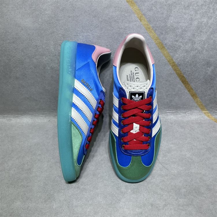 GUCCI X ADIDAS GAZELLE LOW-TOP SNEAKERS IN LIGHT BLUE – GCC029