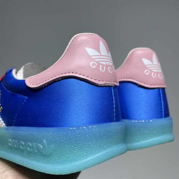 GUCCI X ADIDAS GAZELLE LOW-TOP SNEAKERS IN LIGHT BLUE – GCC029