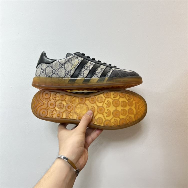 GUCCI X ADIDAS MEN’S GAZELLE SNEAKER – GCC066