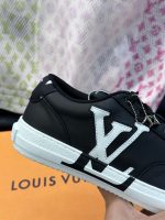 LOUIS VUITTON CHARLIE SNEAKER – LVS157