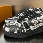 LOUIS VUITTON LV TRAINER COMIC MOTIFS BLACK WHITE – LVS146