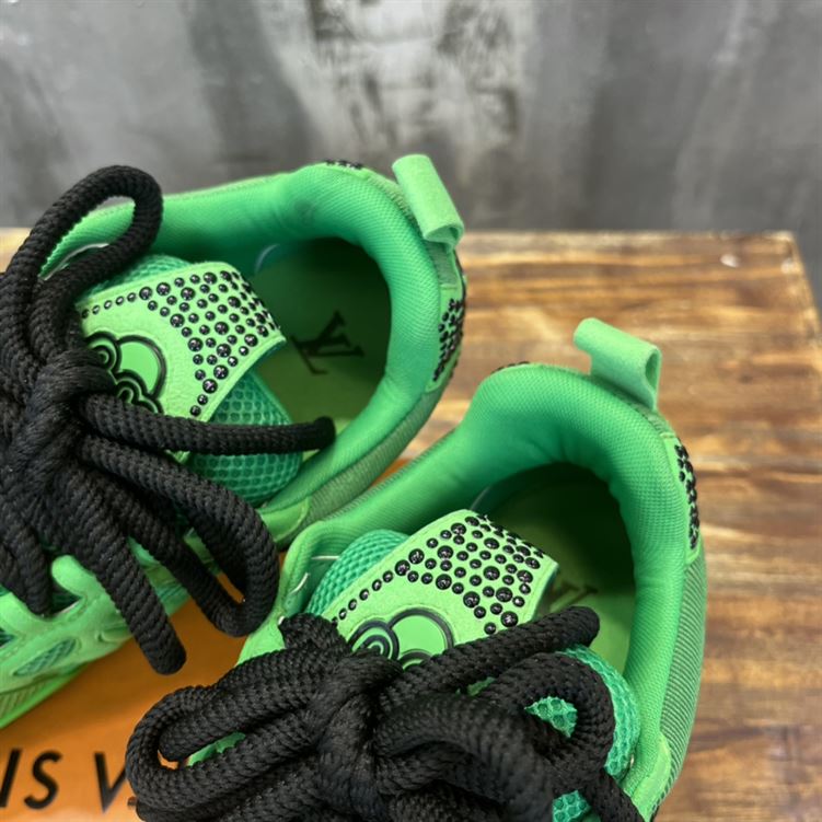 LOUIS VUITTON LVSK8 SNEAKER – LVS077