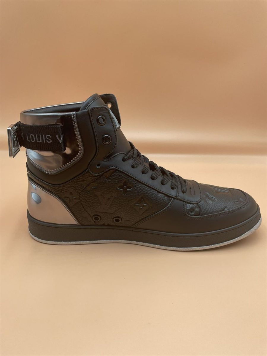 LOUIS VUITTON RIVOLI BOOTS – LVS103