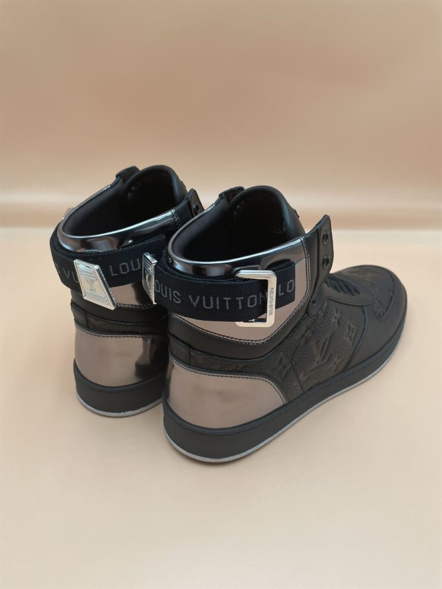 LOUIS VUITTON RIVOLI BOOTS – LVS103