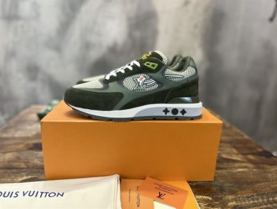 louis-vuitton-run-away-sneaker-lvs073-wwwup.jpeg