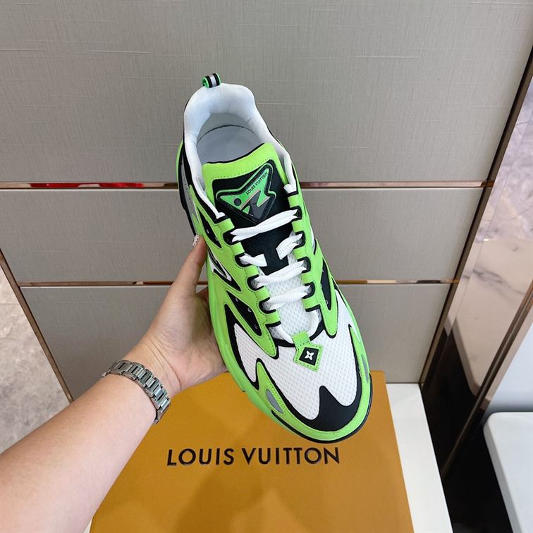 LOUIS VUITTON RUNNER TATIC SNEAKER – LVS024