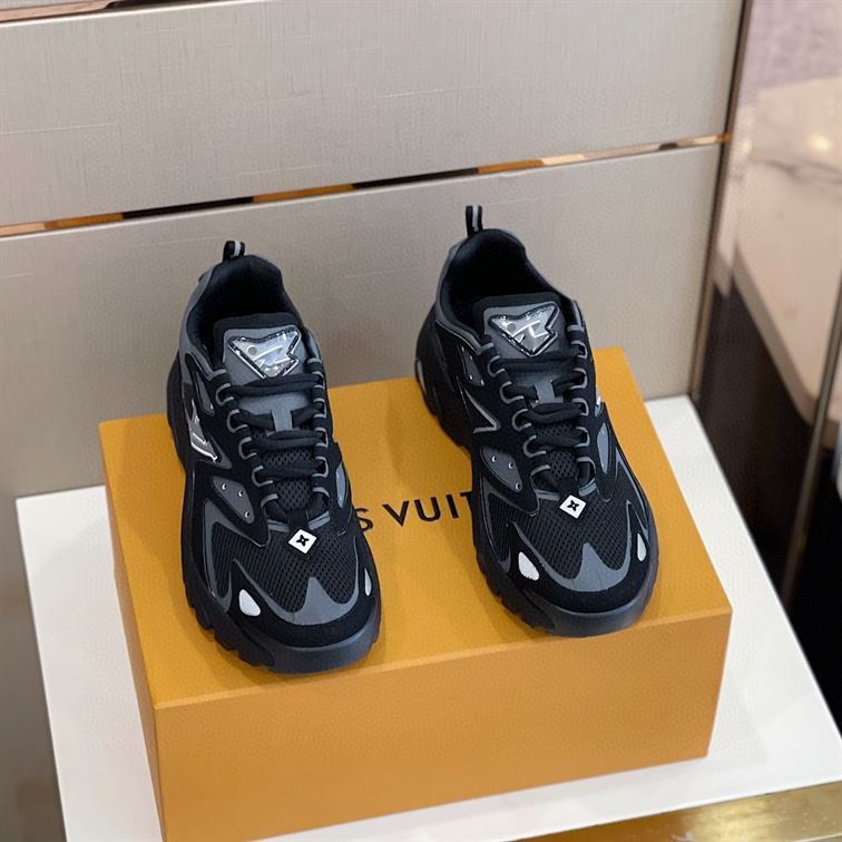 LOUIS VUITTON RUNNER TATIC SNEAKER – LVS026