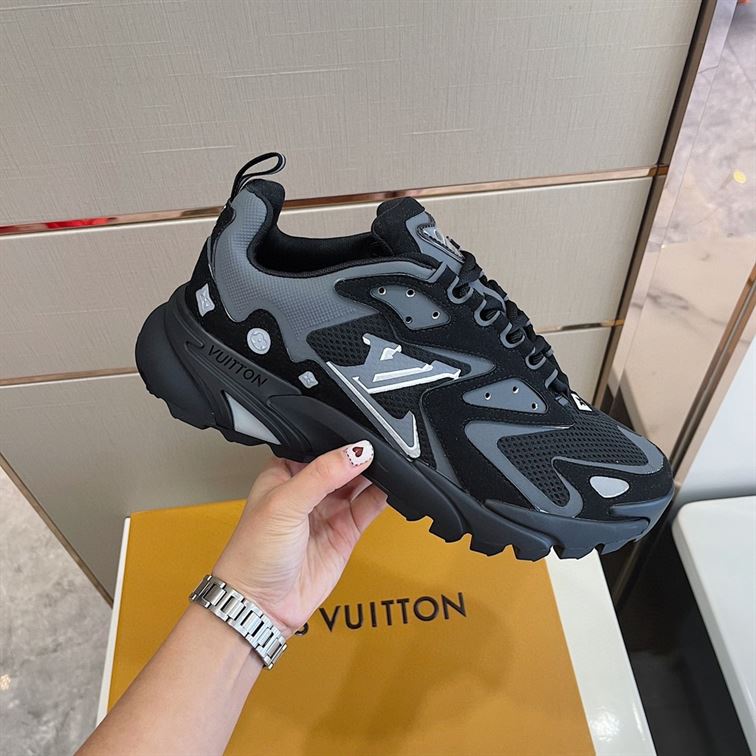 LOUIS VUITTON RUNNER TATIC SNEAKER – LVS026