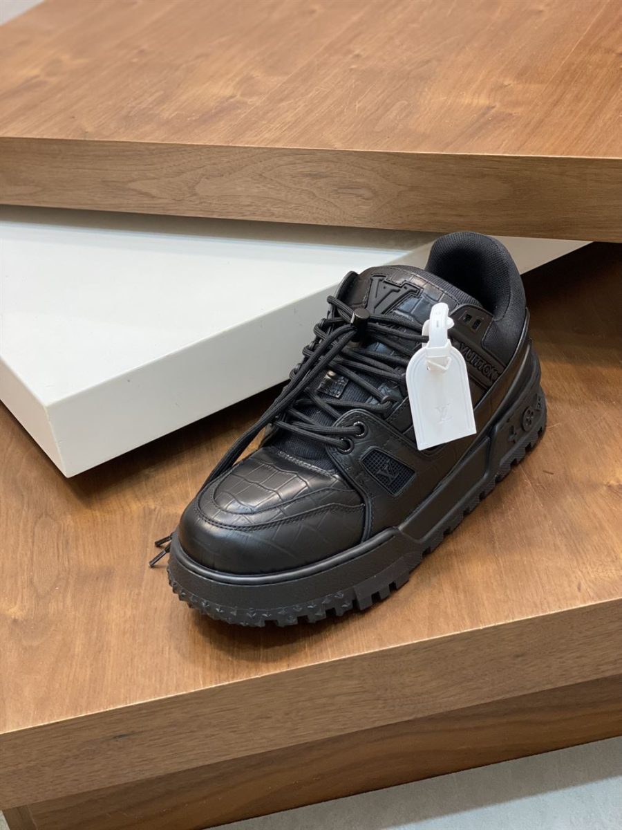 LOUIS VUITTON SS24 SNEAKER – LVS162