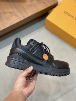 LOUIS VUITTON SS24 SNEAKER – LVS162