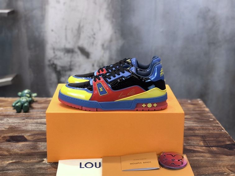 LOUIS VUITTON TRAINER SNEAKERS IN NAVY BLUE PATENT CANVAS – LVS034