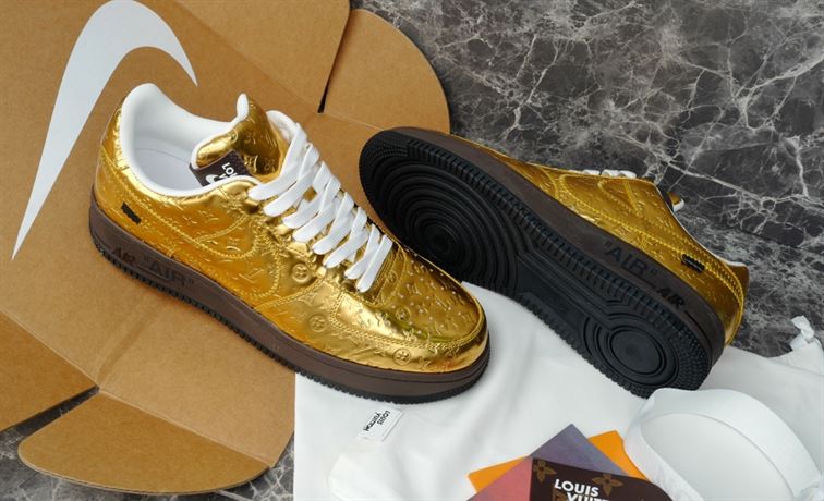 LOUIS VUITTON X NIKE AIR FORCE 1 LOW-TOP SNEAKERS IN GOLD – LVS114