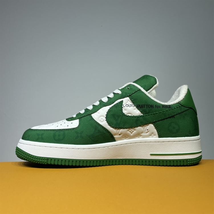 LOUIS VUITTON X NIKE AIR FORCE 1 LOW-TOP SNEAKERS – LVS136