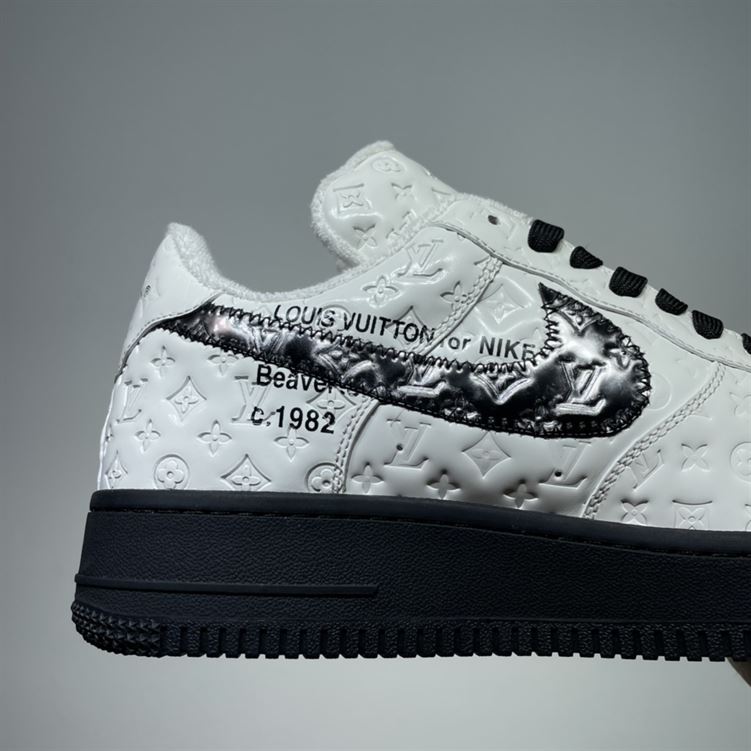 LOUIS VUITTON X NIKE AIR FORCE 1 LOW-TOP SNEAKERS – LVS137