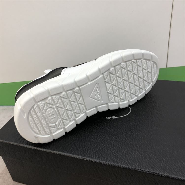 PRADA LEATHER SNEAKERS – PRS016