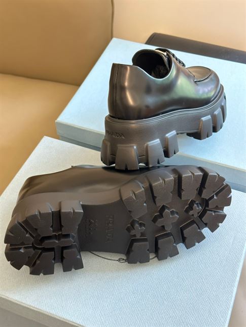 PRADA MONOLITH BRUSHED LEATHER LACE-UP SHOES – PRS060