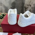 VALENTINO FREEDOTS LOW-TOP SNEAKER IN CALFSKIN – VN003