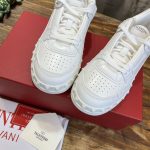VALENTINO FREEDOTS LOW-TOP SNEAKER IN CALFSKIN – VN003