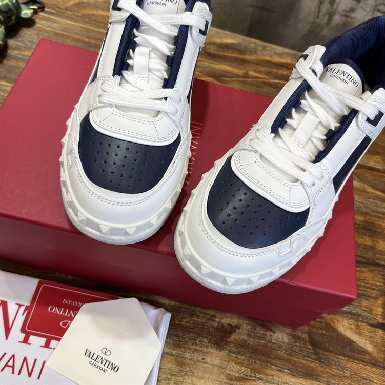 VALENTINO FREEDOTS LOW-TOP SNEAKER IN CALFSKIN – VN006