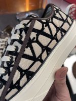 VALENTINO GARAVANI TOILE ICONOGRAPHE TOTALOOP LOW-TOP SNEAKER – VN001