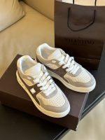 VALENTINO ONE STUD LOW-TOP SNEAKER IN SPLIT LEATHER AND NAPPA – VN010