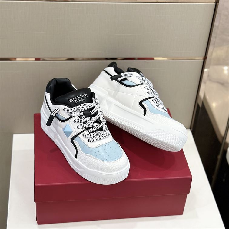 VALENTINO ONE STUD XL NAPPA LEATHER LOW-TOP SNEAKER – VN007