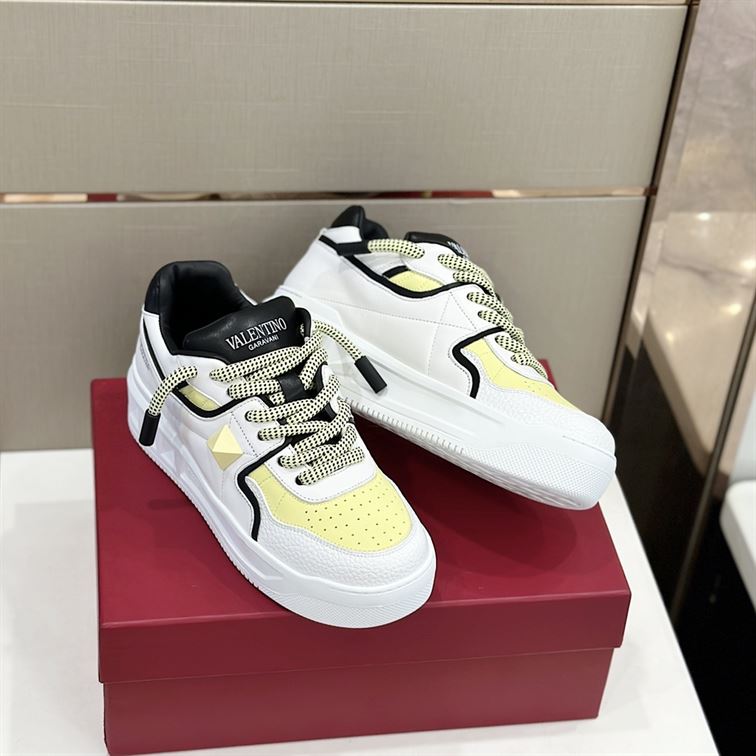 VALENTINO ONE STUD XL NAPPA LEATHER LOW-TOP SNEAKER – VN008