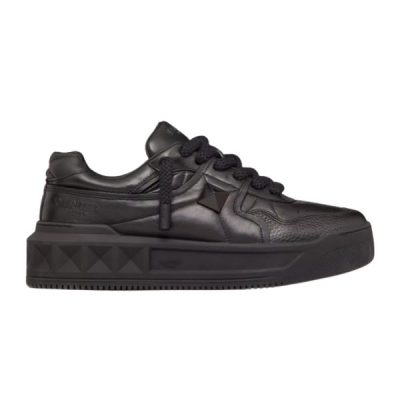 VALENTINO ONE STUD XL NAPPA LEATHER LOW-TOP SNEAKER – VN009