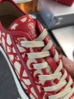 VALENTINO TOILE ICONOGRAPHE TOTALOOP LOW-TOP SNEAKER – VN002