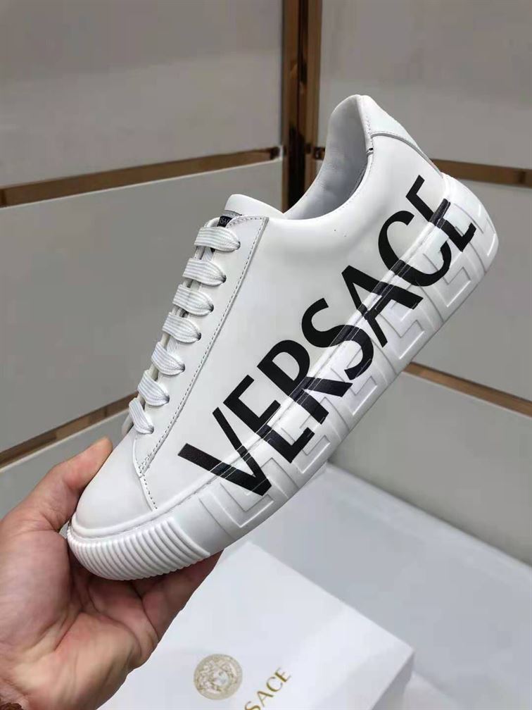 VERSACE GRECA LOGO SNEAKERS – VSS012
