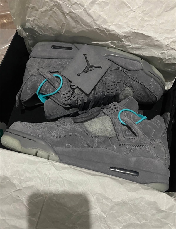 Air Jordan 4 Retro ‘Cool Grey’ photo review