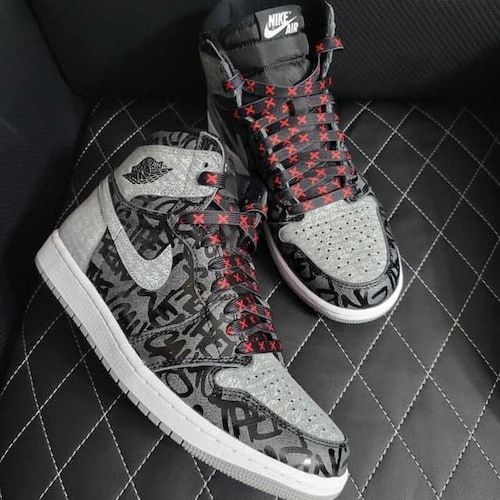 Air Jordan 1 High OG ‘Rebellionaire’ photo review