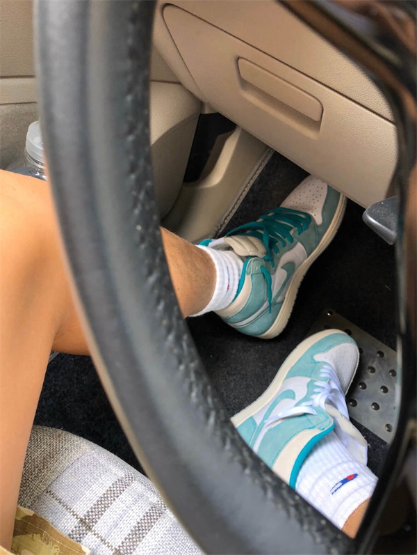 Air Jordan 1 Retro High OG ‘Turbo Green’ photo review