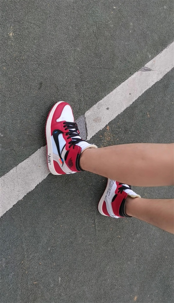 Air Jordan 1 x Off-White Retro High OG ‘Chicago’ photo review