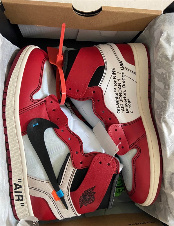 Air Jordan 1 x Off-White Retro High OG ‘Chicago’ photo review